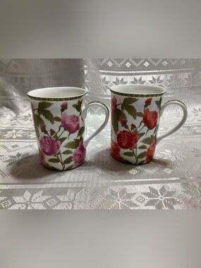 Mayfair & Jackson Floral Rose Porcelain Mugs - Pink & Red Vintage